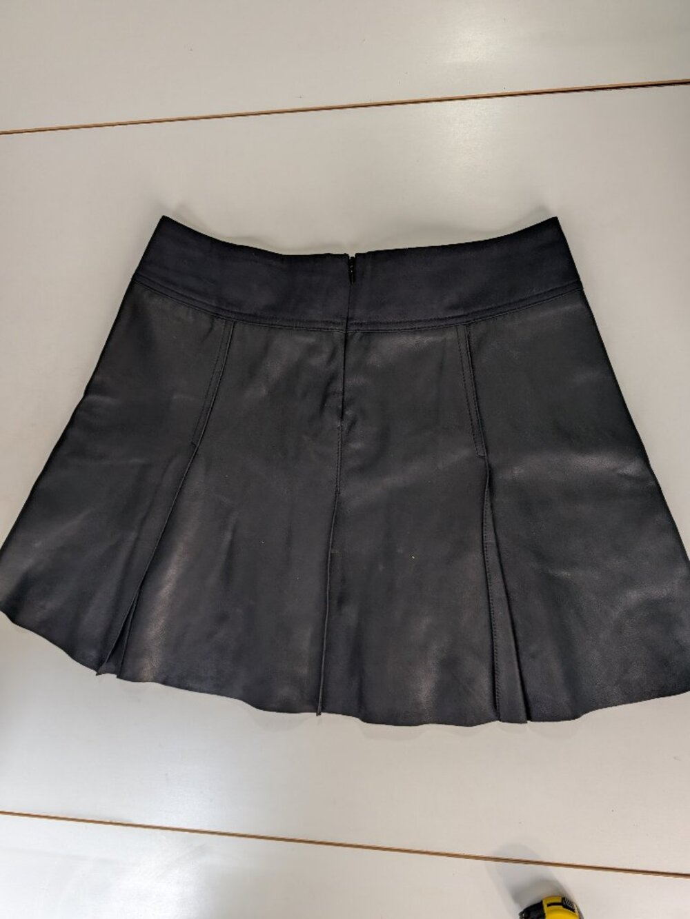 Vince M / Size 8 Real Leather Skirt